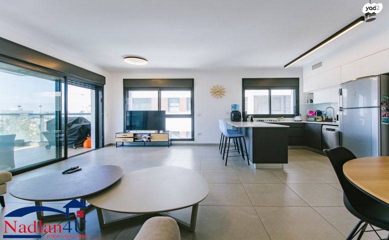 דירה, הרצליה