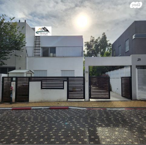 דו משפחתי, שושנת העמקים 21, רמת אמיר, קדימה צורן