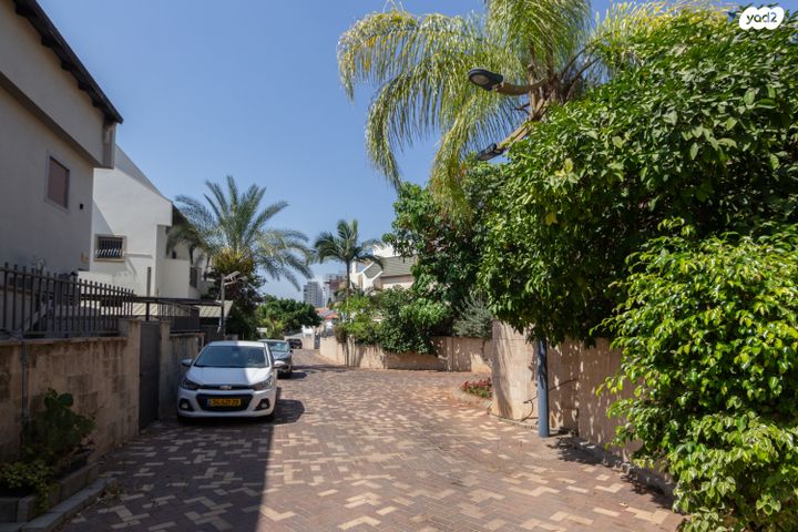 דו משפחתי, נורדאו, ראשונים, ראשון לציון