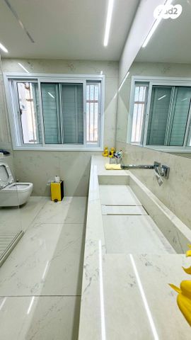 דופלקס, שמחה ארליך, גלי הים, נתניה