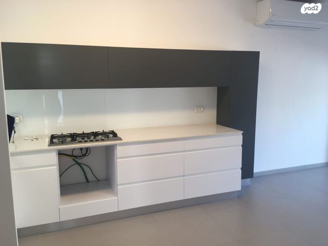 דו משפחתי, שושנת העמקים 21, רמת אמיר, קדימה צורן