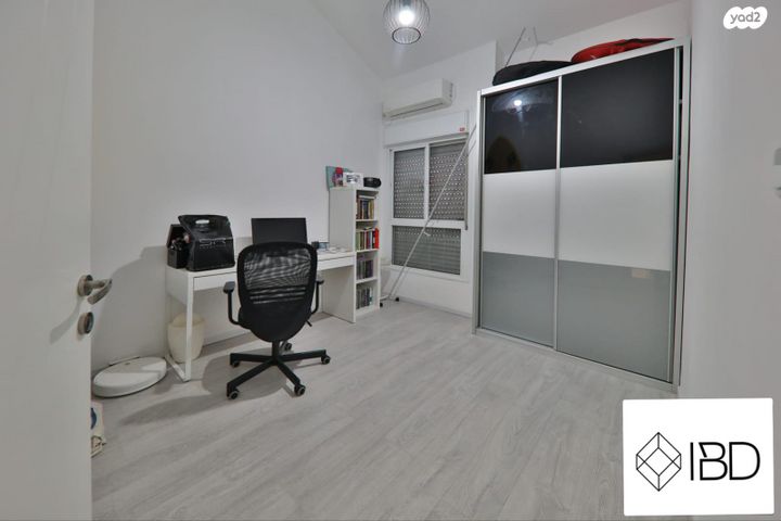 דו משפחתי, קרית אתא