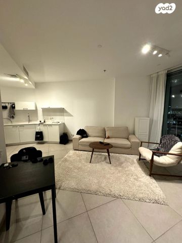 דירה, גרציאני יצחק 8, גני שרונה, קרית הממשלה, תל אביב יפו