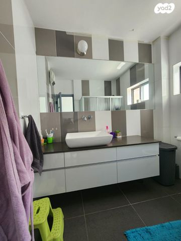 בית פרטי/ קוטג', גבעת הסלעים, ראש העין