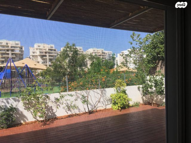 דו משפחתי, שושנת העמקים 21, רמת אמיר, קדימה צורן