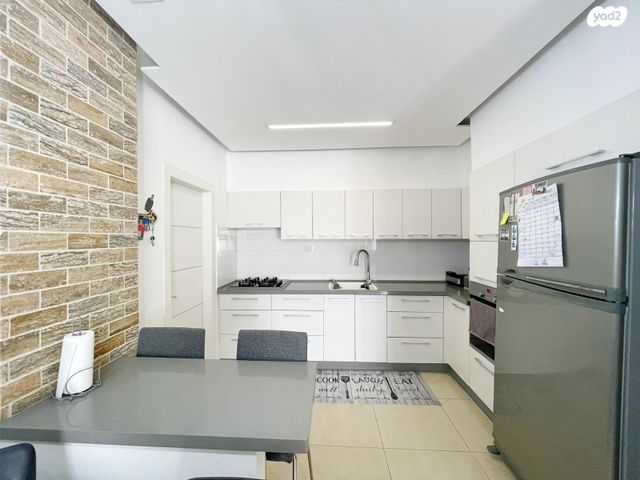 דירה, עמיאל רוז'נסקי, אפרים, רחובות