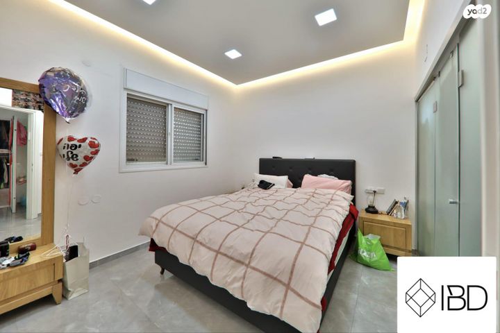 דו משפחתי, קרית אתא