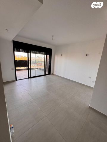 דירה, אמנון ליפקין שחק 6, נוף הטיילת, נתניה