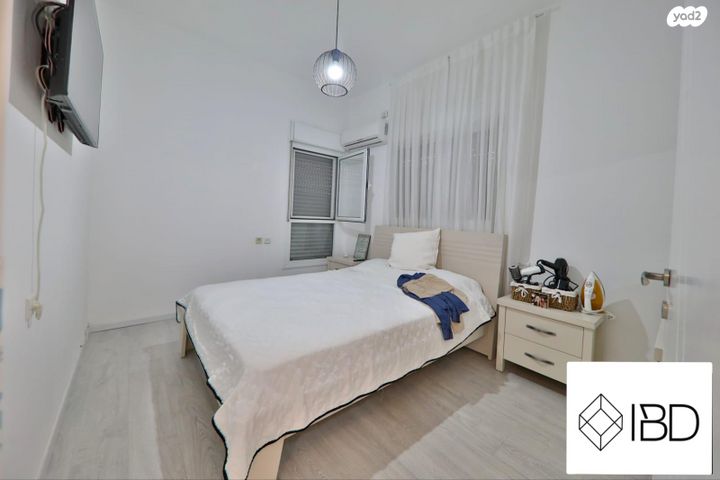 דו משפחתי, קרית אתא