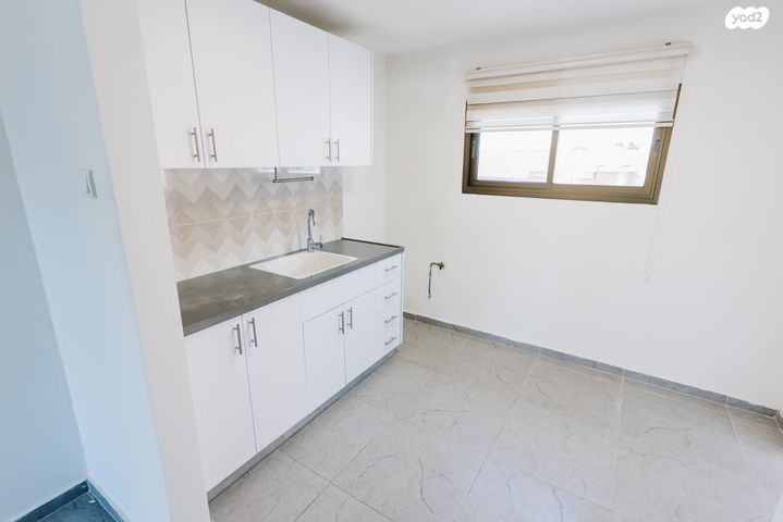 דירה, דבורה 1, אריאל