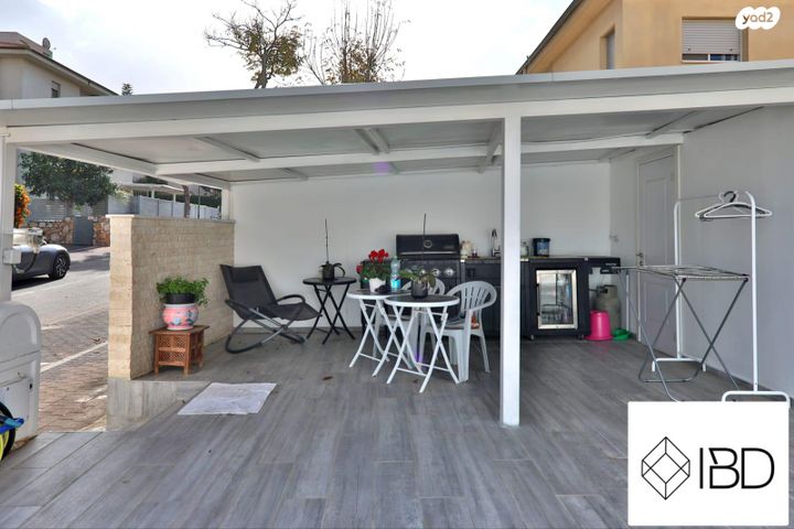 דו משפחתי, קרית אתא