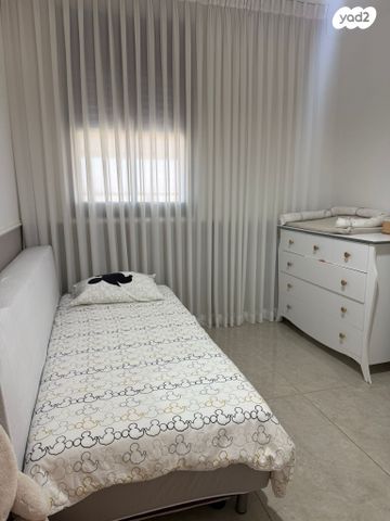 דירה, הרימון, הפרחים, קרית גת