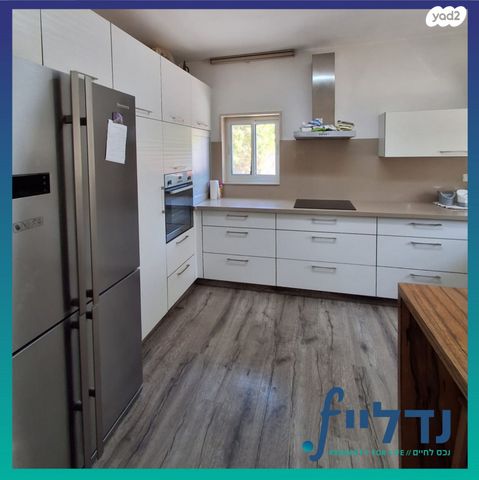 בית פרטי/ קוטג', שדרת האורן, אביעזר