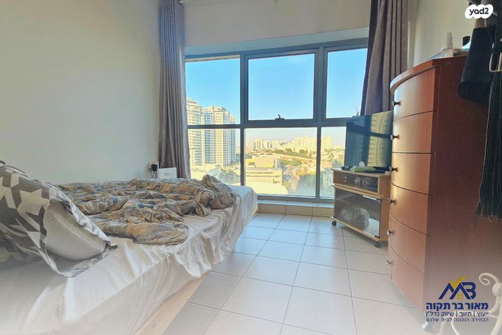 ז'בוטינסקי 50