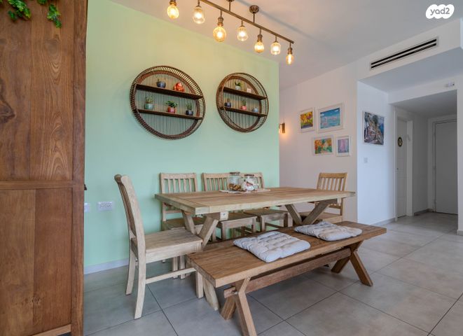 דירה, כלנית 22, הפרחים, חריש