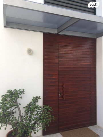 שושנת העמקים 21