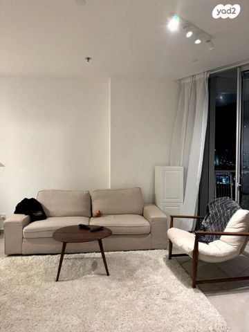 דירה, גרציאני יצחק 8, גני שרונה, קרית הממשלה, תל אביב יפו