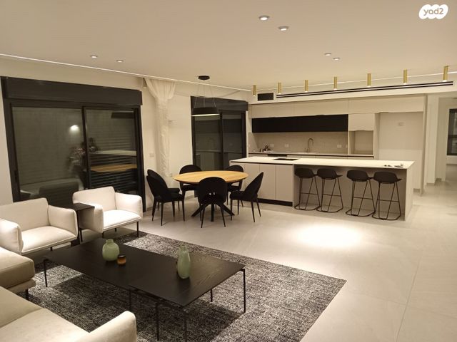 שמעון פרס/ האצטדיון