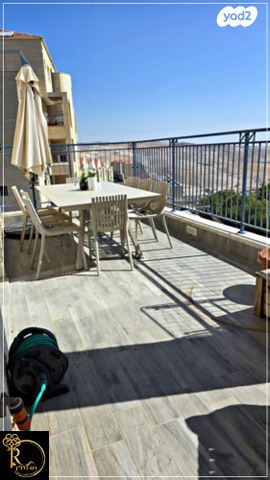 דירה, האלמוג, נופי סלע, מעלה אדומים