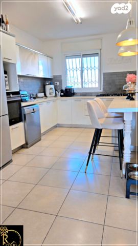 דירה, האלמוג, נופי סלע, מעלה אדומים