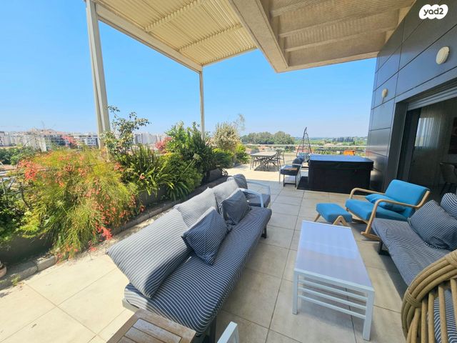 גג/ פנטהאוז, נאות שדה, רעננה