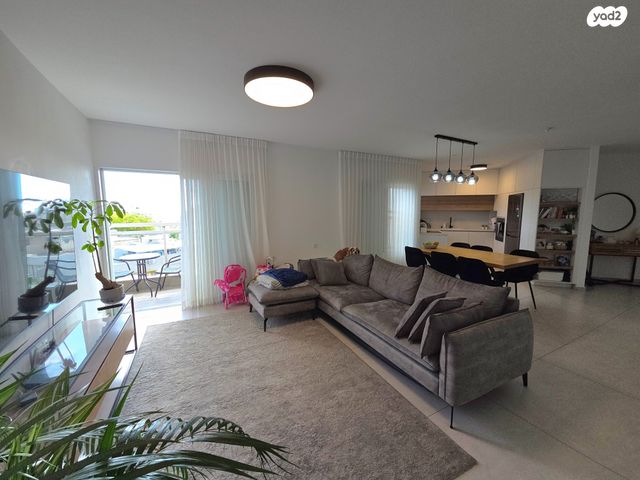 דירה, נחל לכיש, רובע י"א, אשדוד