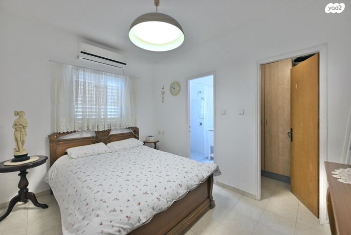 דירה, שאול טשרניחובסקי, רחובות