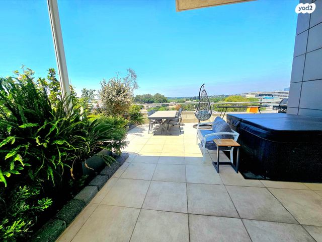 גג/ פנטהאוז, נאות שדה, רעננה