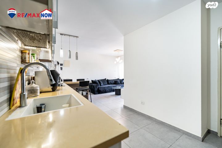 דירה, השירה העברית 4, נאות שקמה, ראשון לציון