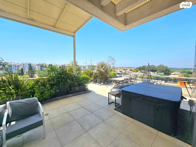 גג/ פנטהאוז, נאות שדה, רעננה