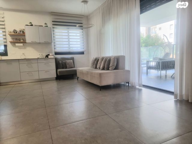 דירה, פרופ' יהודית בירק 6, רחובות המדע, רחובות