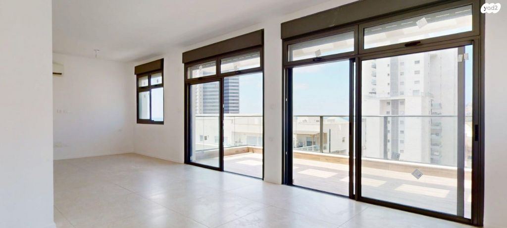 גג/ פנטהאוז, פנחס ואברהם רוטנברג, מת"מ, נאות פרס, חיפה