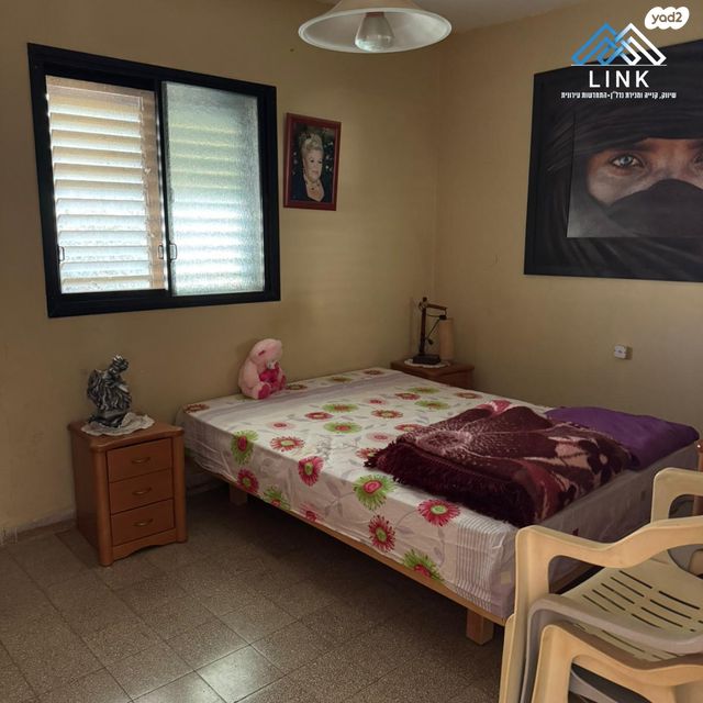 דירה, נתן אלבז, גיורא, טירת כרמל