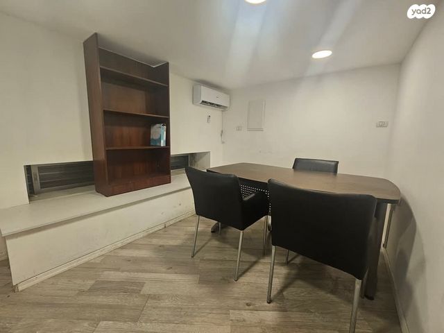 משרדים, שדרות הרצל, השופטים צפון, רמלה