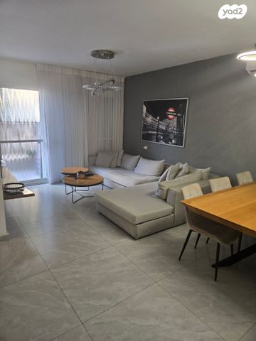 דירה, שדרות ירושלים 110, מרום נווה, רמת יצחק, רמת גן