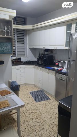 גג/ פנטהאוז, רמב"ם 21, עין גנים, פתח תקווה