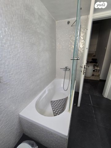 בית פרטי/ קוטג', אפרים, מרכז העיר, סביניה, הוותיקה, קרית ביאליק