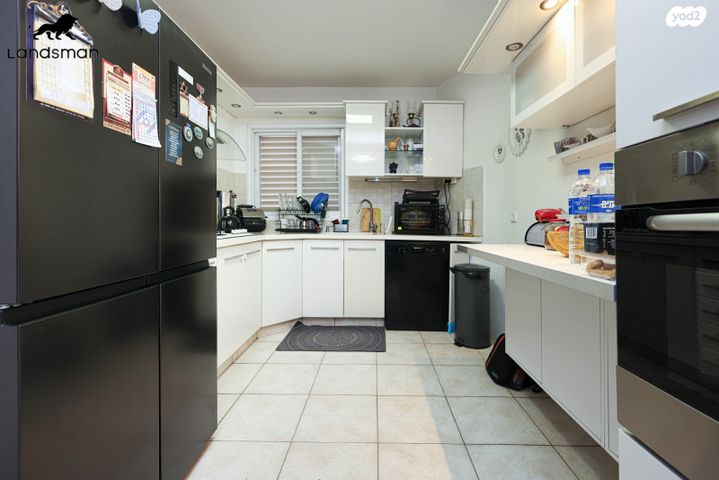 דו משפחתי, הרצל, שאר העיר, קדימה צורן