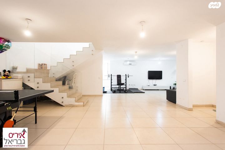 דו משפחתי, רסקו ג', הוד השרון