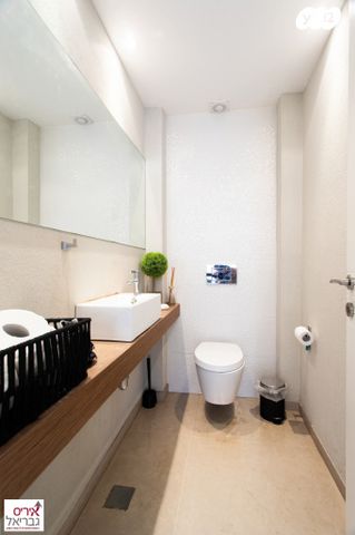 דו משפחתי, רסקו ג', הוד השרון