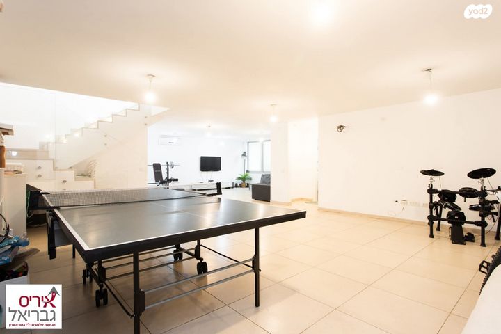 דו משפחתי, רסקו ג', הוד השרון