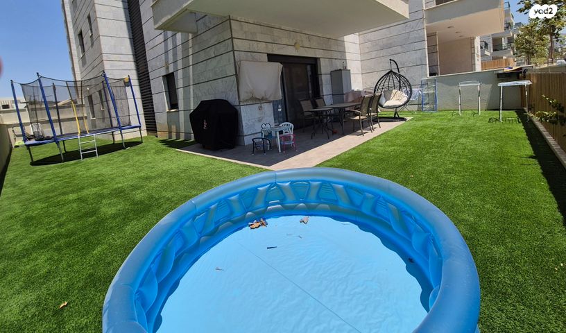 דירת גן, יהדות איטליה, רמת יורם, נתיבות