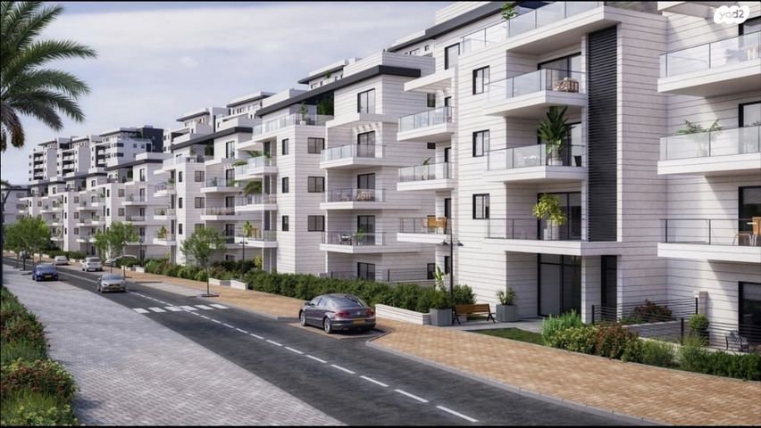 דירת גן, יהדות איטליה, רמת יורם, נתיבות