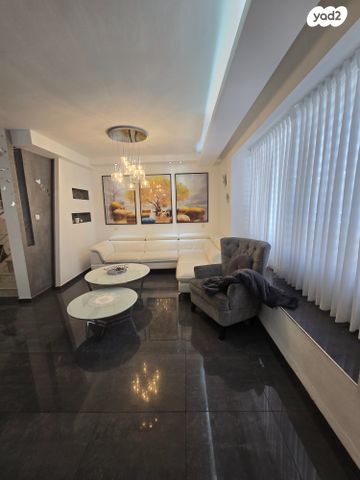 בית פרטי/ קוטג', אפרים, מרכז העיר, סביניה, הוותיקה, קרית ביאליק