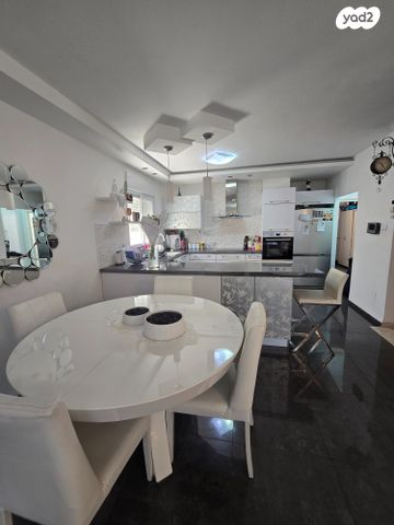 בית פרטי/ קוטג', אפרים, מרכז העיר, סביניה, הוותיקה, קרית ביאליק