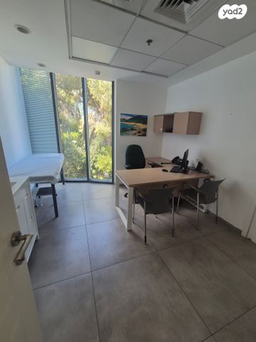 בניין משרדים, שדרות מוריה 44, מרכז הכרמל, חיפה