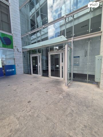 בניין משרדים, שדרות מוריה 44, מרכז הכרמל, חיפה