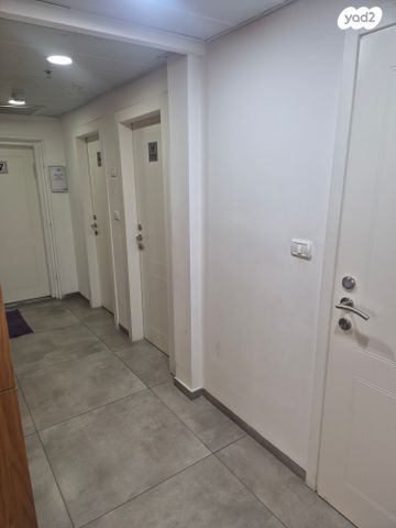 בניין משרדים, שדרות מוריה 44, מרכז הכרמל, חיפה