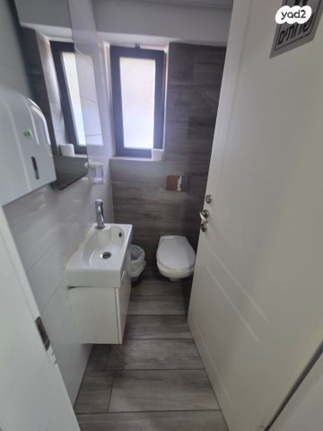 בניין משרדים, שדרות מוריה 44, מרכז הכרמל, חיפה