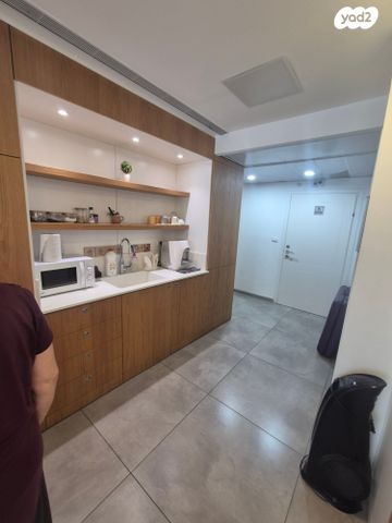 בניין משרדים, שדרות מוריה 44, מרכז הכרמל, חיפה